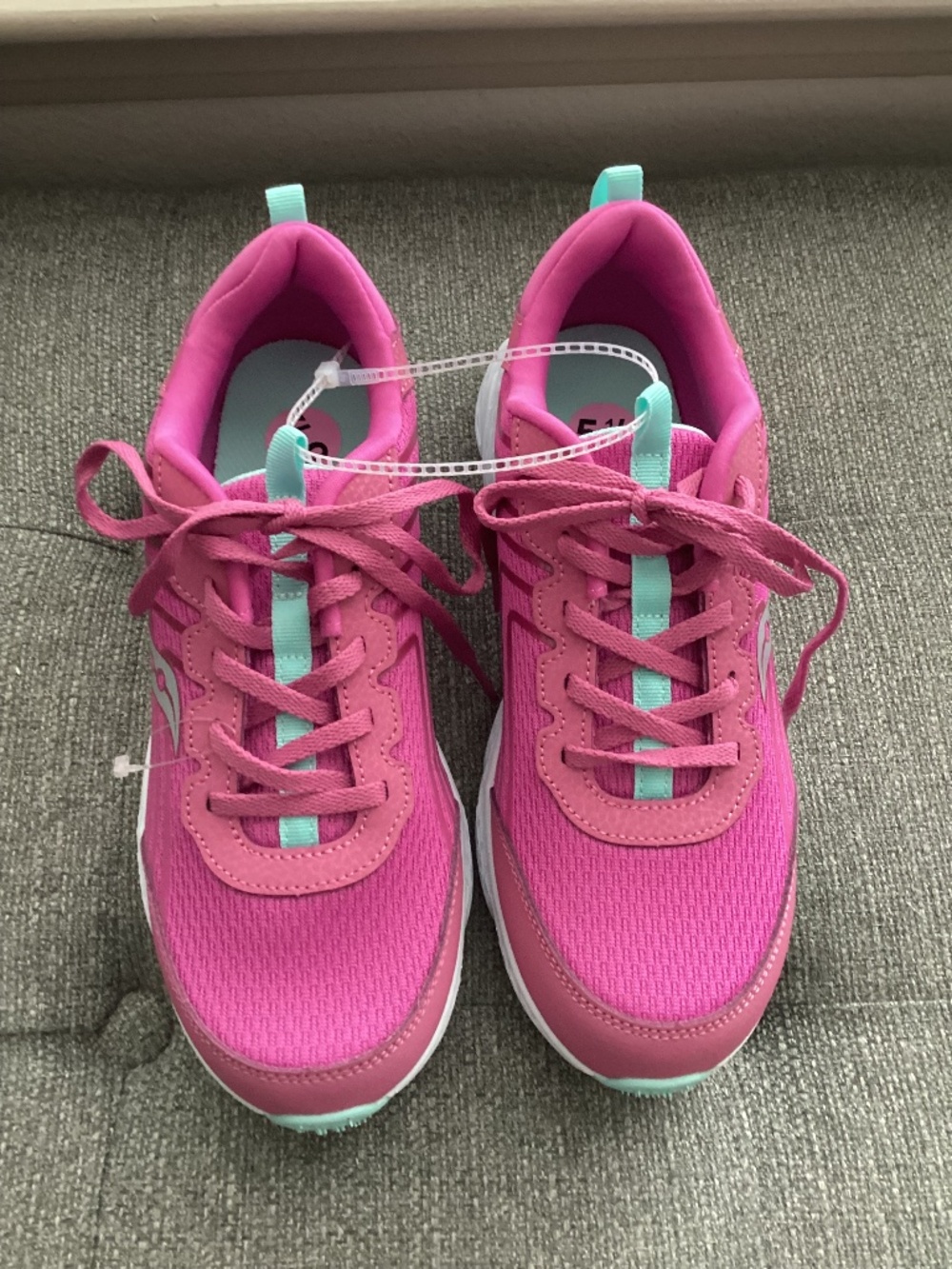 Saucony Kids Wind 3.0 (Big Kid), size 5.5